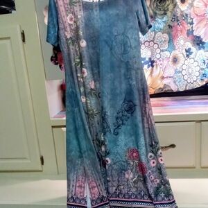 💕 PRICE DROP 💕Floral Blue Maxi Dress
